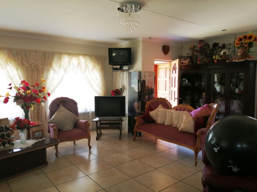 5 Bedroom Property for Sale in Sasolburg Free State